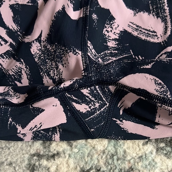 Lululemon Wunder Under High-Rise Tight *Full-On Luxtreme 28” - Picture 3 of 8